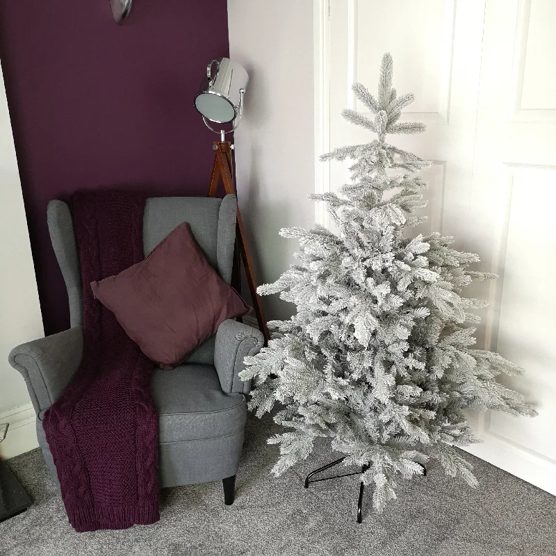 150cm 5ft Grey Frosted Grandis Fir PE / PVC Mix Hinged Festive Christmas Tree 1038 tips