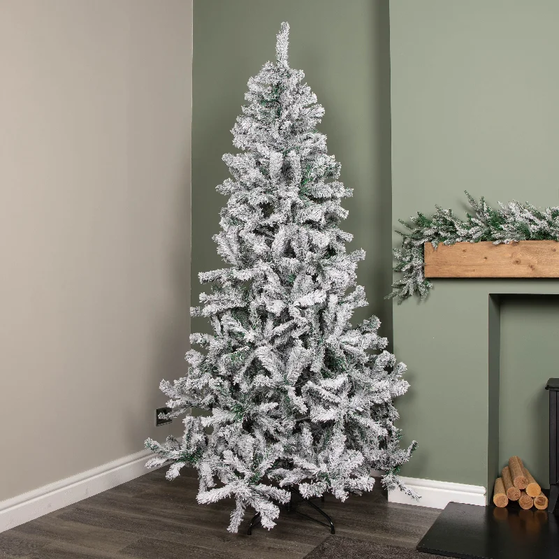 7ft (2.1m) Snow Flocked Artificial Christmas Tree with Green Metal Stand and 655 Tips