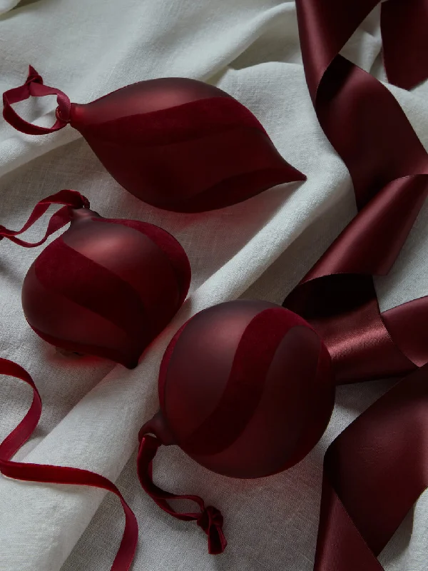 Set of 3 Velvet Swirl Burgundy Glass Baubles